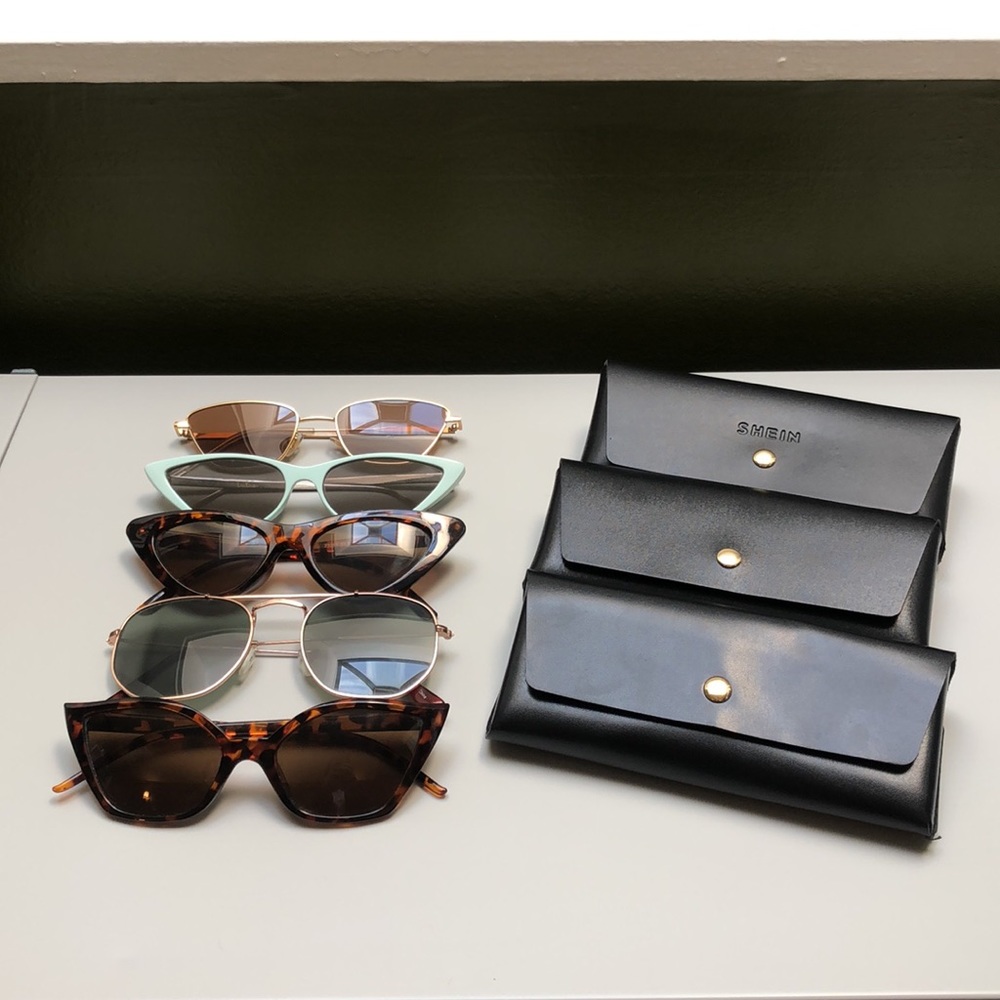5 pairs of Sunglasses ☀️ with 5 cases!